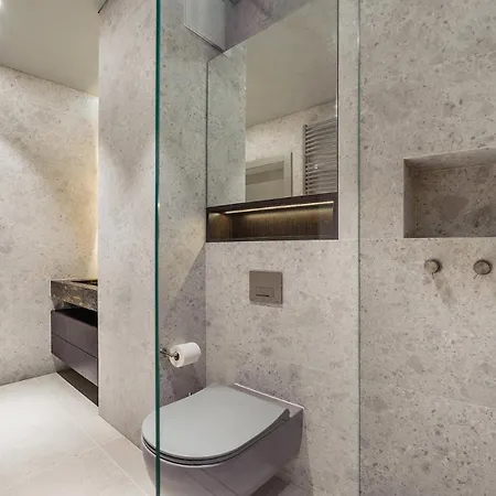 Flatbook - City Center Yacht Park Apartment *