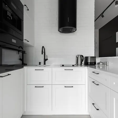 Flatbook - City Center Yacht Park Apartment